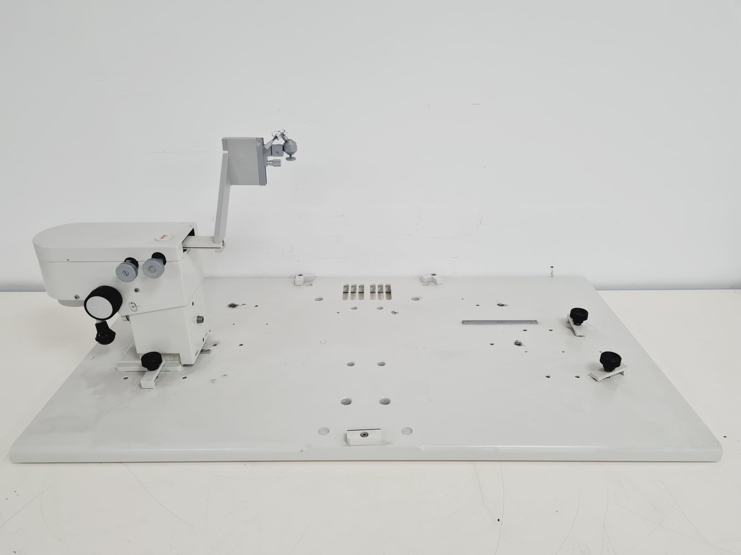 Image of Leica Microscope Micromanipulator with Stand Lab