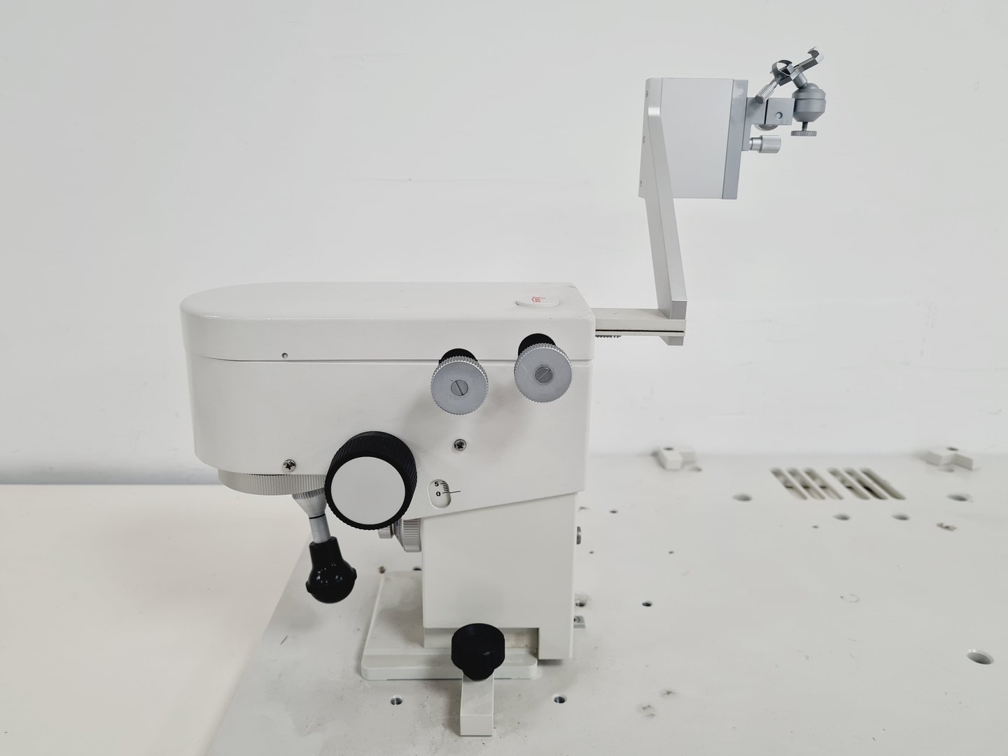 Image of Leica Microscope Micromanipulator with Stand Lab