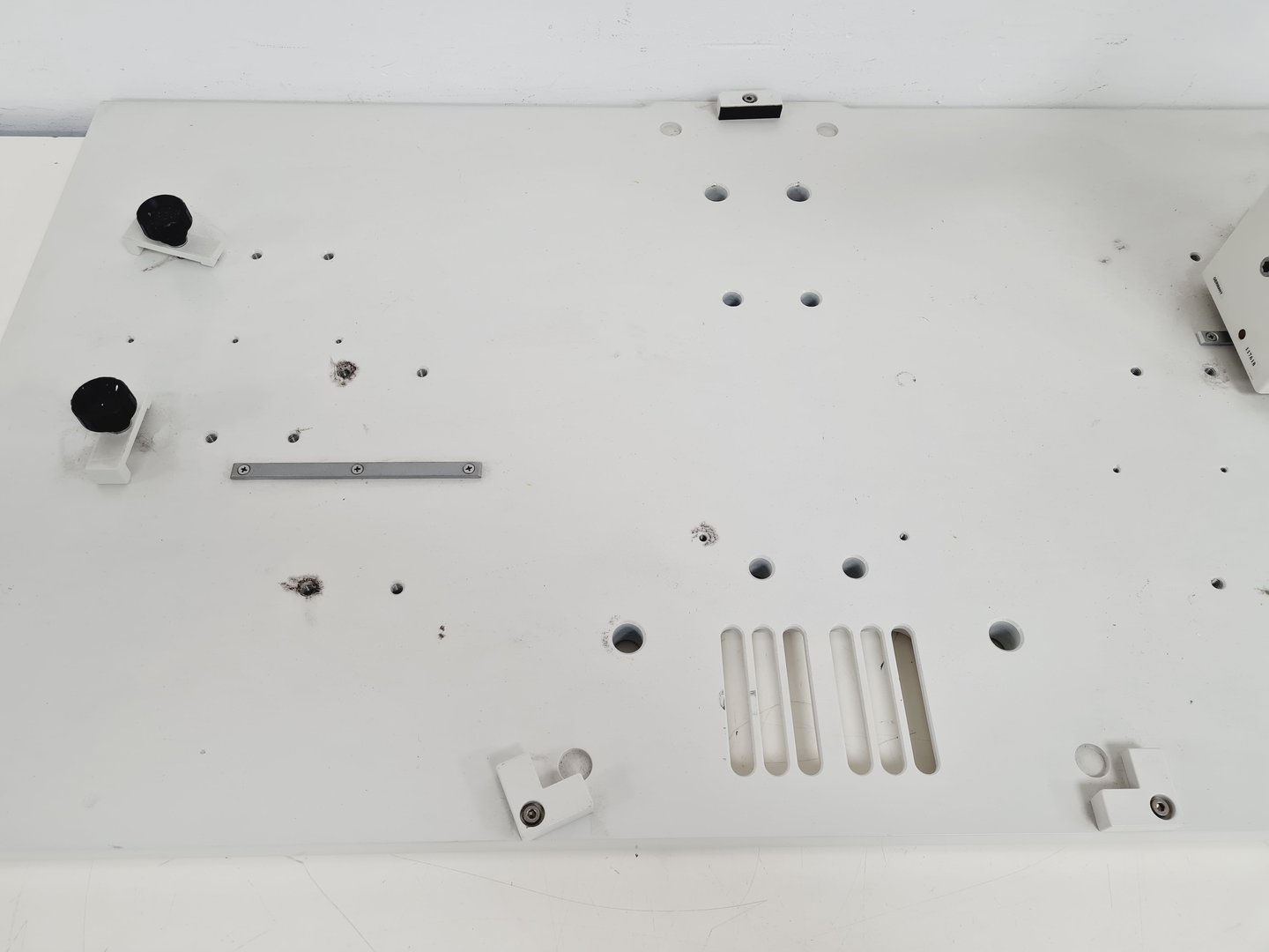Image of Leica Microscope Micromanipulator with Stand Lab