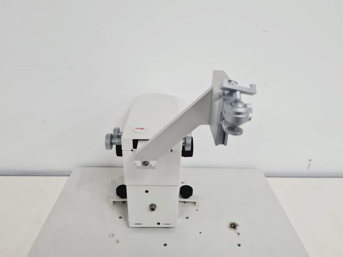 Image of Leica Microscope Micromanipulator with Stand Lab