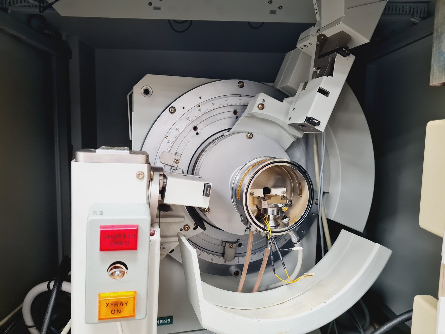 Image of  Siemens D5000 X-ray Powder Diffraction (XRD) System Lab