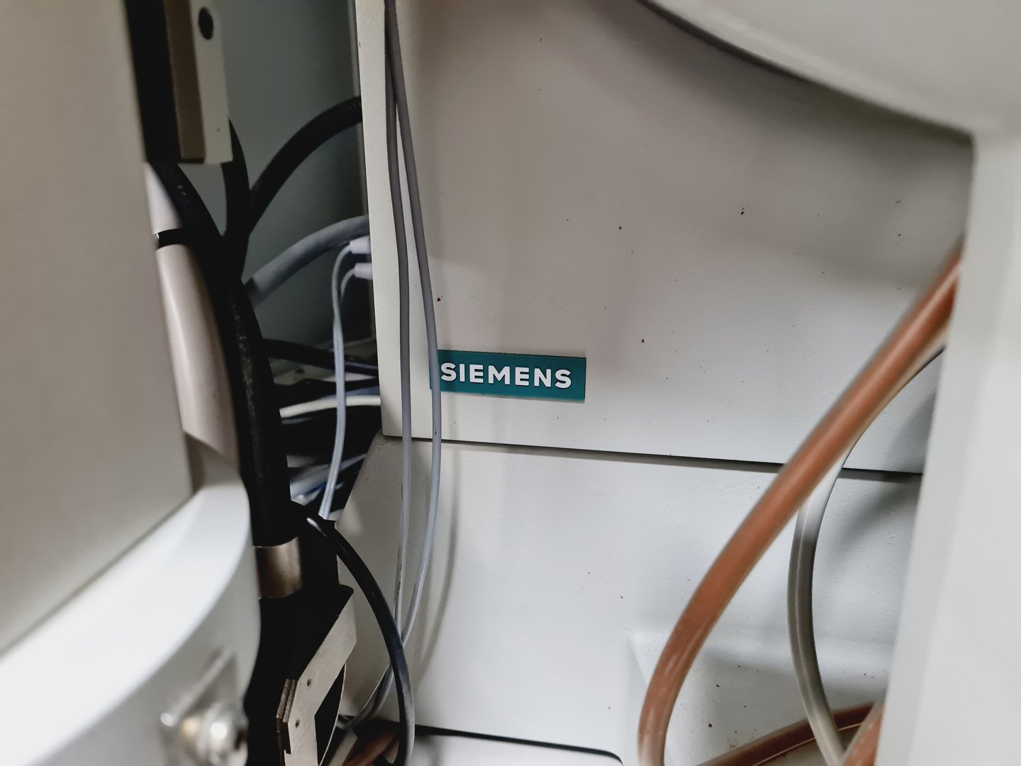 Image of  Siemens D5000 X-ray Powder Diffraction (XRD) System Lab