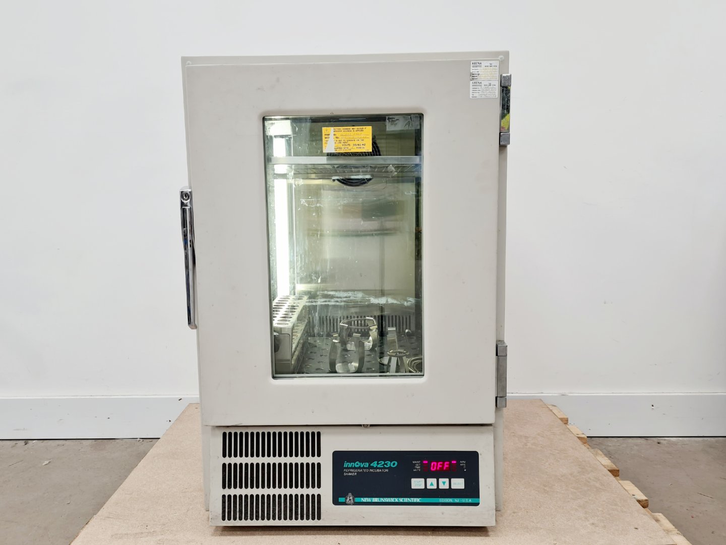 Image of New Brunswick innova 4230 Refrigerated Incubator Shaker Lab