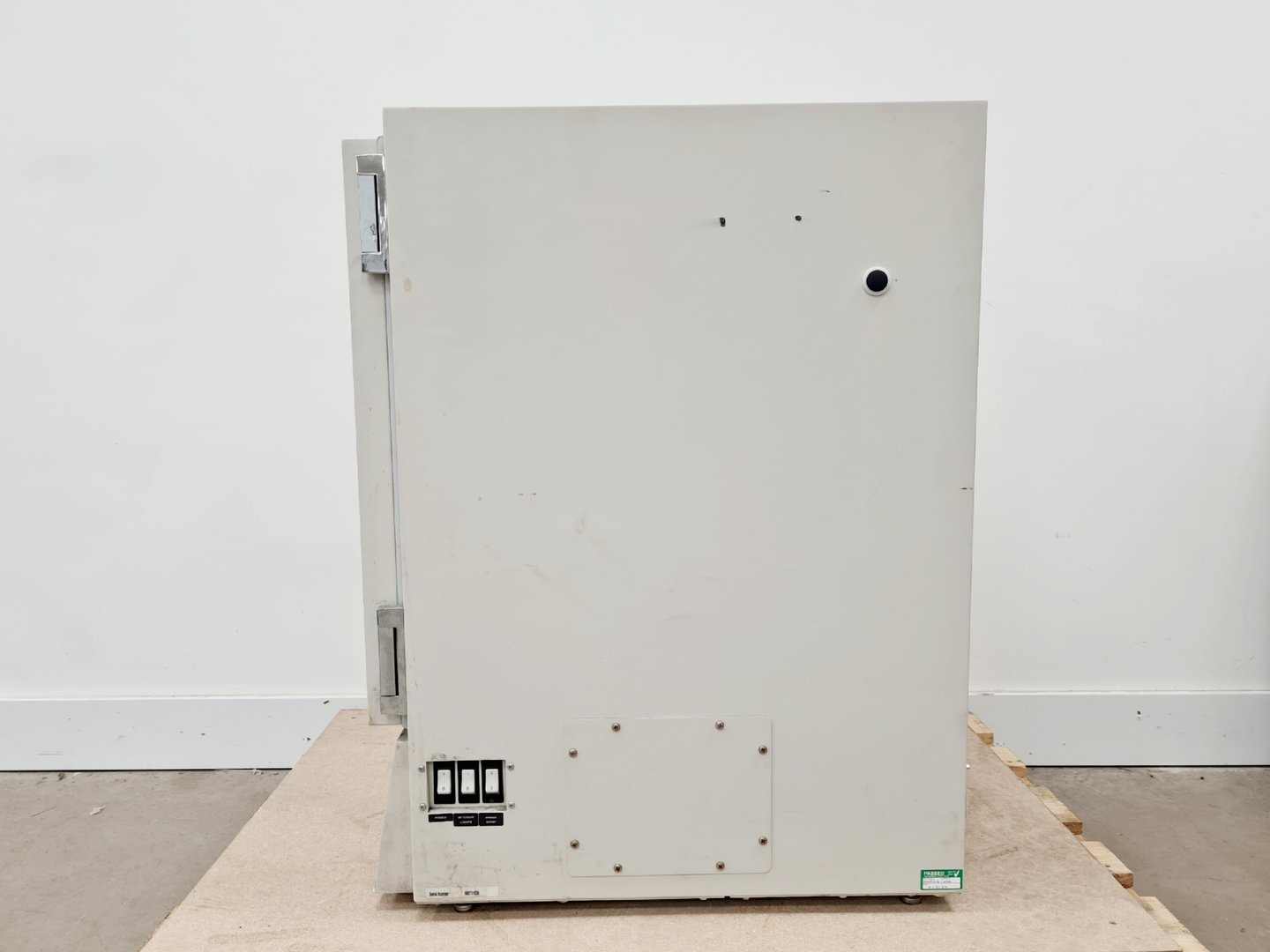 Image of New Brunswick innova 4230 Refrigerated Incubator Shaker Lab