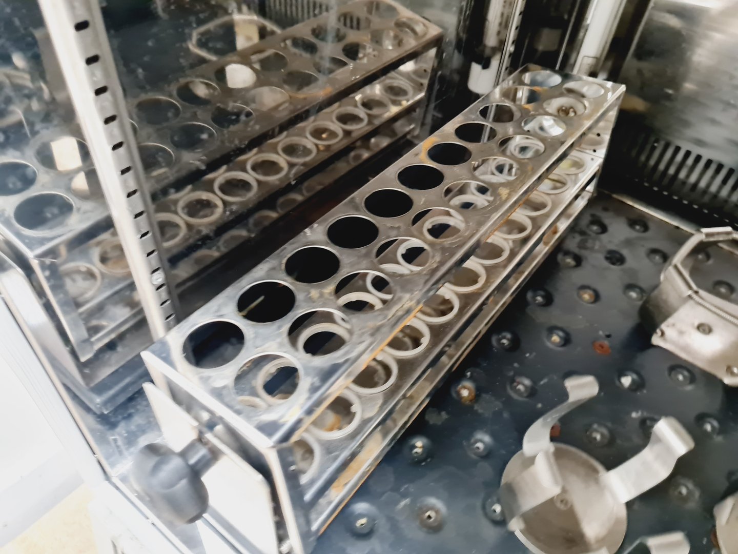 Image of New Brunswick innova 4230 Refrigerated Incubator Shaker Lab
