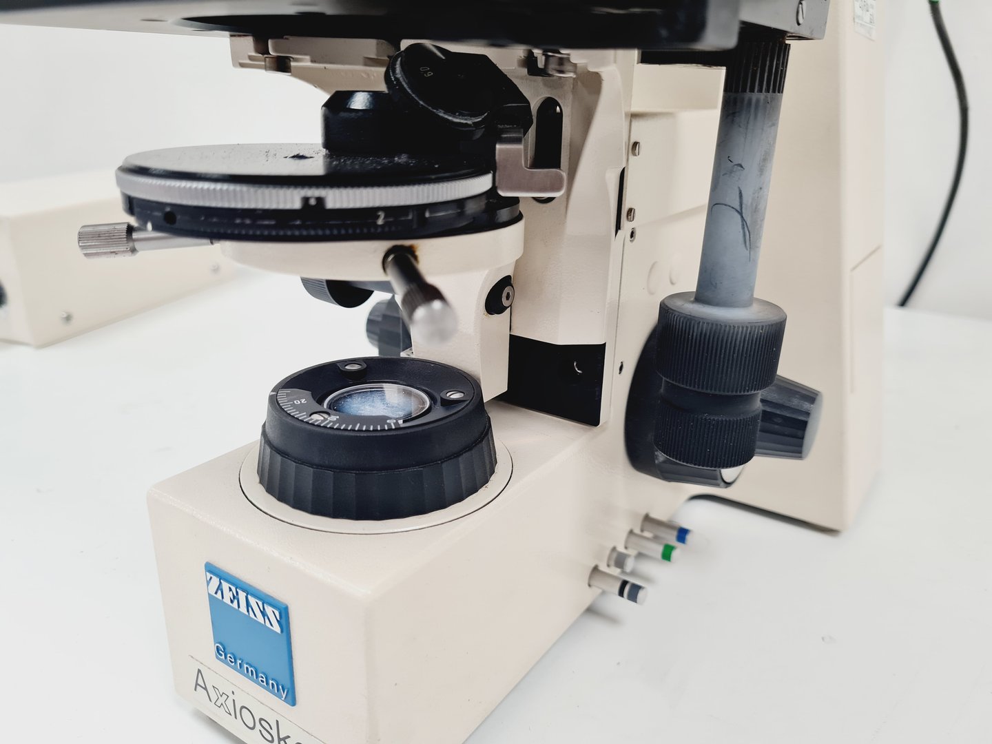 Image of Carl Zeiss Axioskop El Einsatz Fluorescence Microscope w/ 5 Objectives
