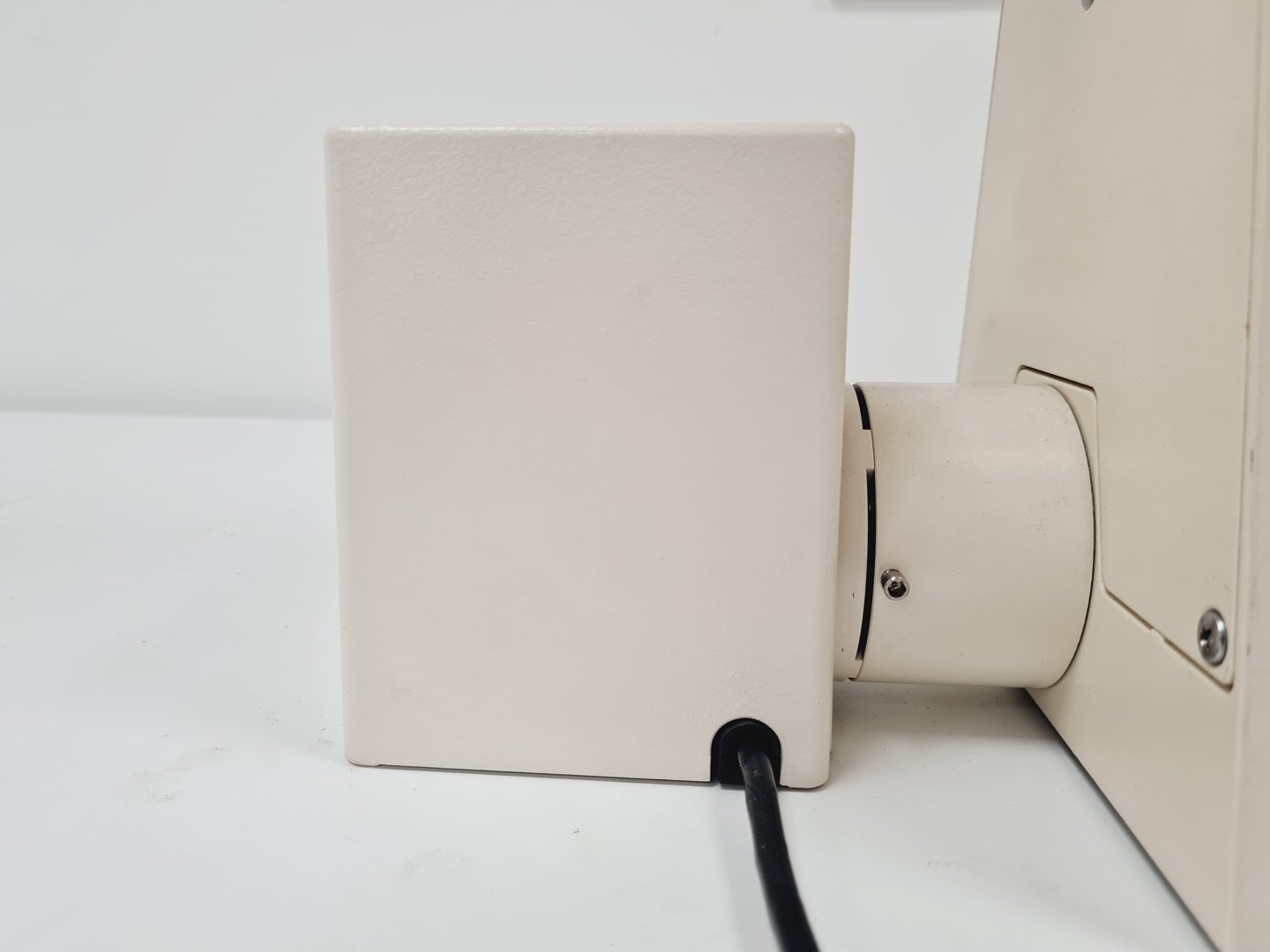 Image of Carl Zeiss Axioskop El Einsatz Fluorescence Microscope w/ 5 Objectives