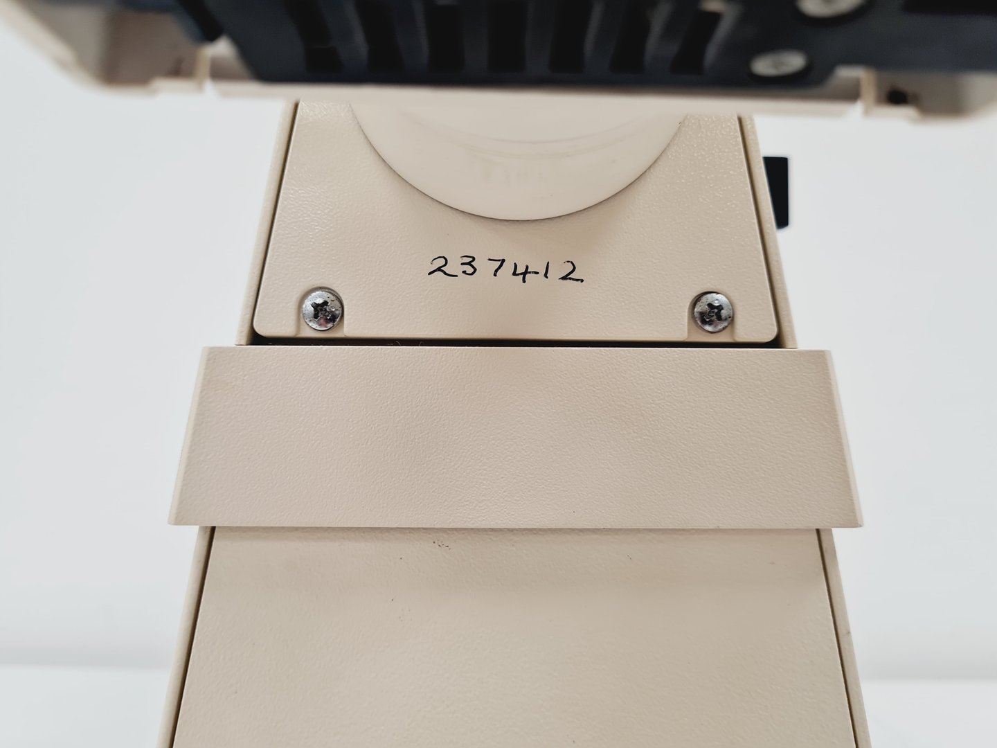 Image of Carl Zeiss Axioskop El Einsatz Fluorescence Microscope w/ 5 Objectives