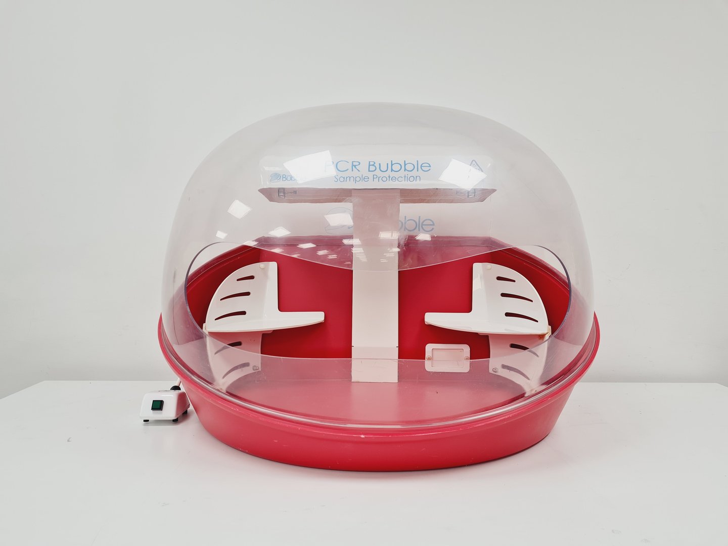 Image of Lab-Bubble Still Air PCR Enclosure - Red - BUB-PCR-SA-RED