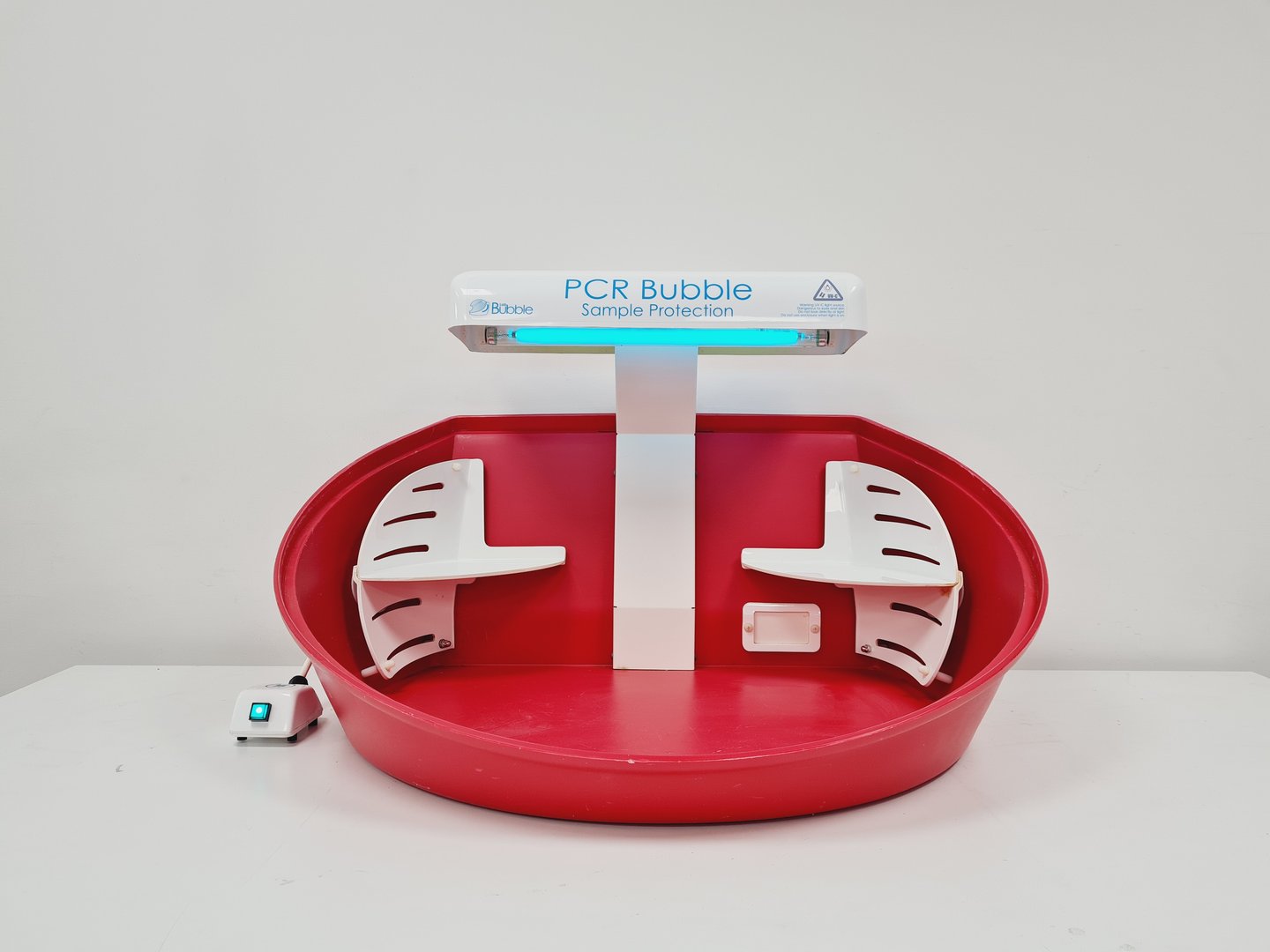 Image of Lab-Bubble Still Air PCR Enclosure - Red - BUB-PCR-SA-RED