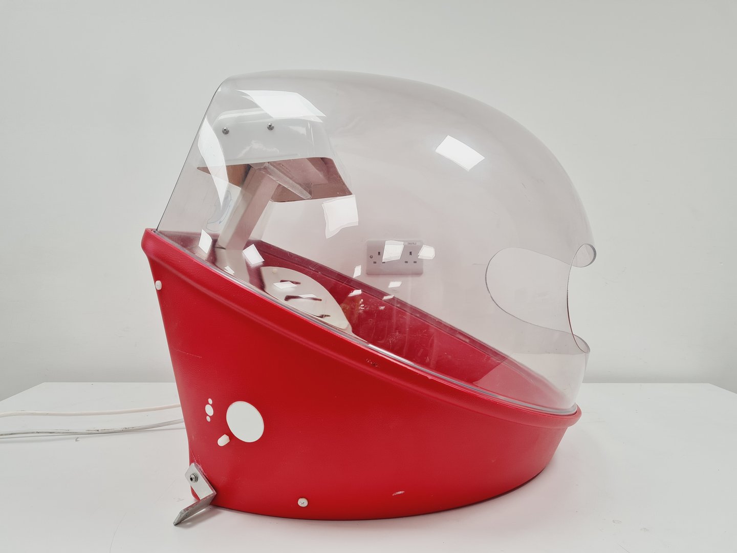 Image of Lab-Bubble Still Air PCR Enclosure - Red - BUB-PCR-SA-RED