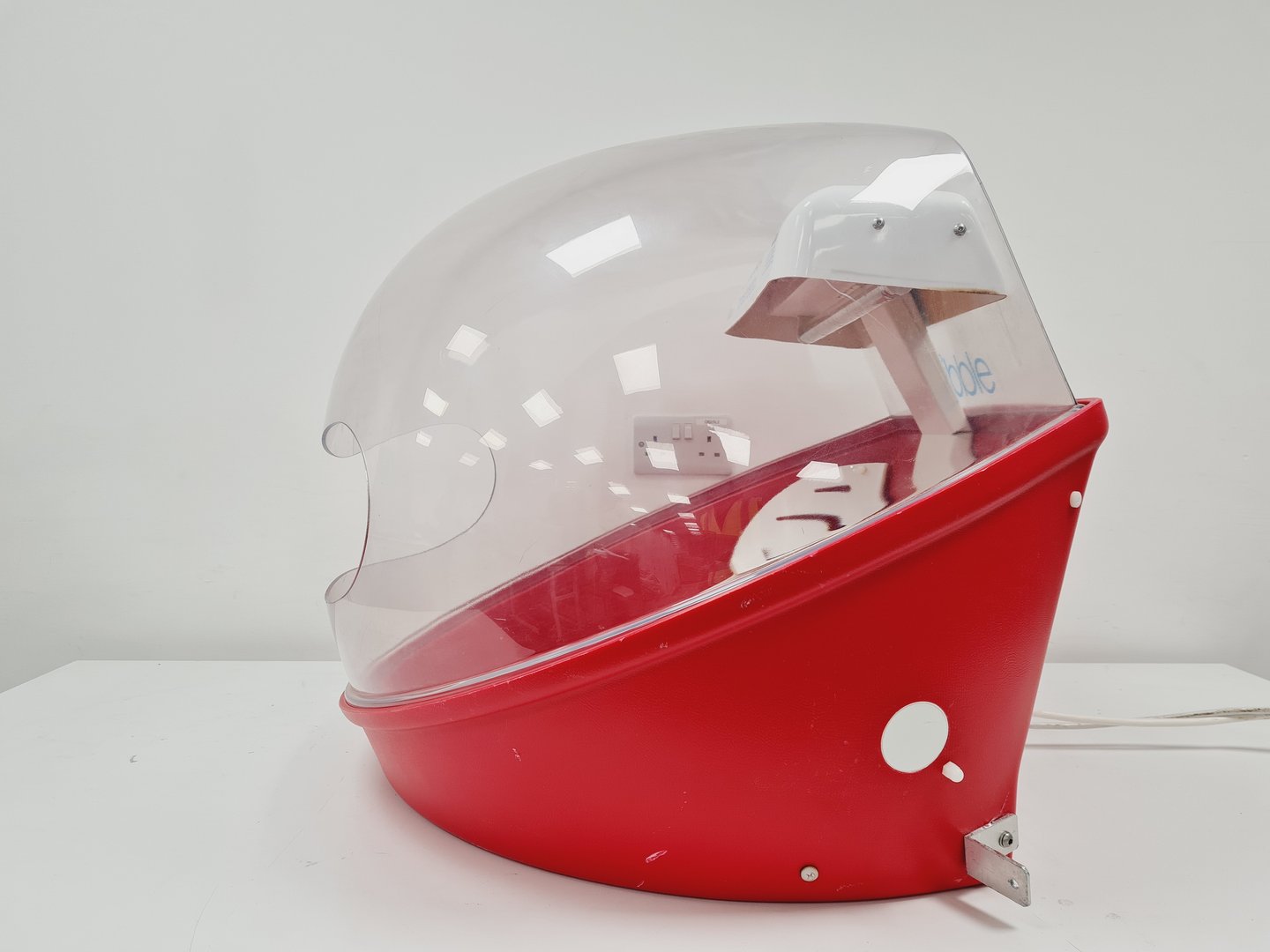 Image of Lab-Bubble Still Air PCR Enclosure - Red - BUB-PCR-SA-RED