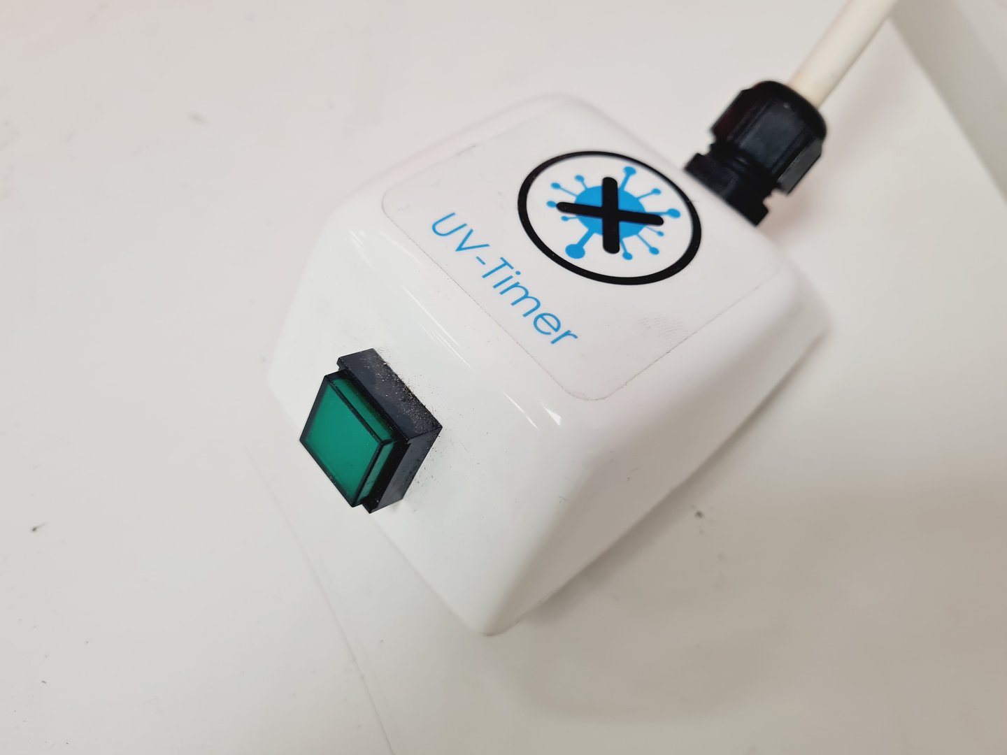 Image of Lab-Bubble Still Air PCR Enclosure - Red - BUB-PCR-SA-RED