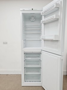Thumbnail image of Liebherr CN4713 Frost Free Fridge Freezer 50/50 Lab