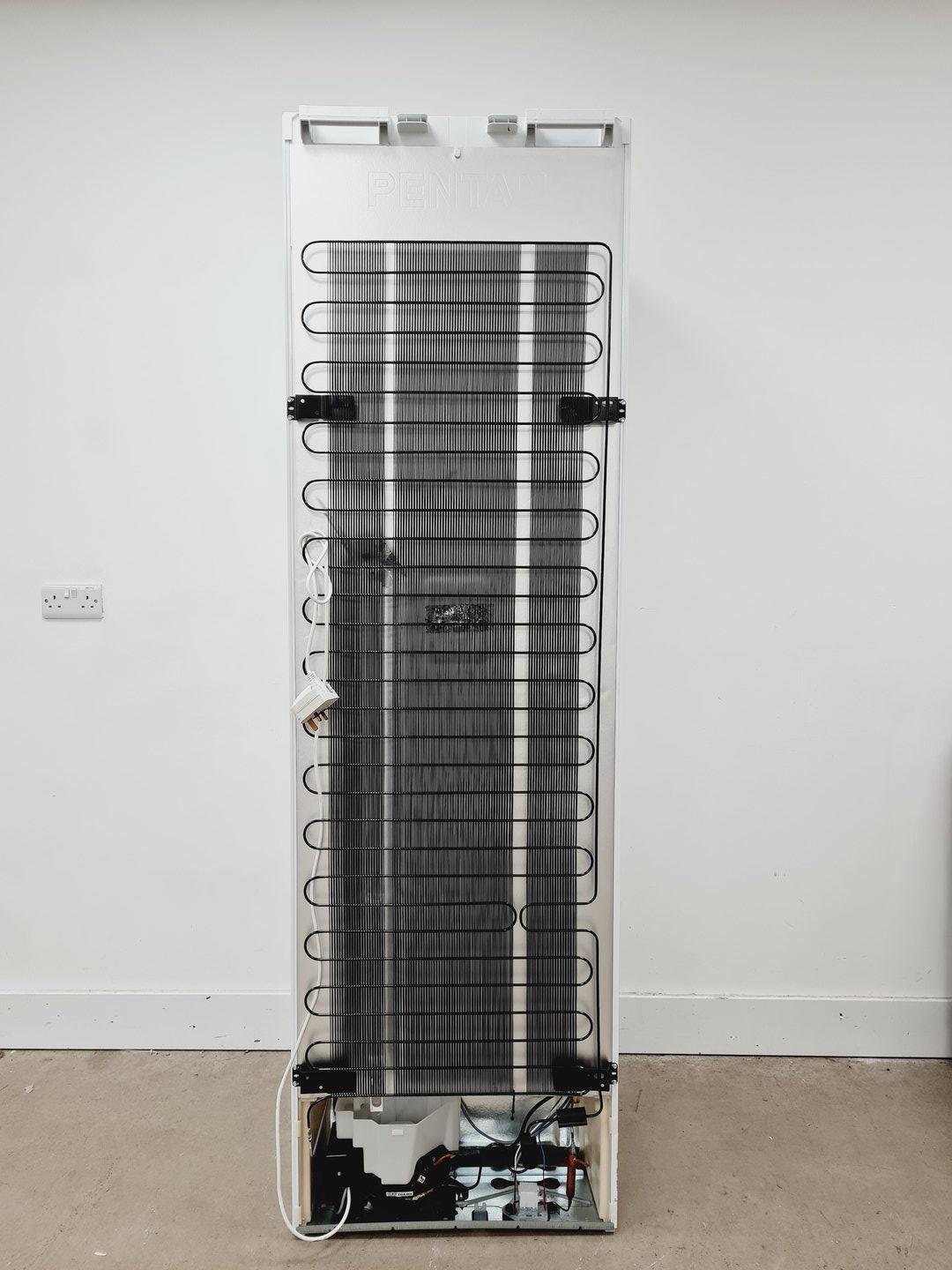 Image of Liebherr CN4713 Frost Free Fridge Freezer 50/50 Lab