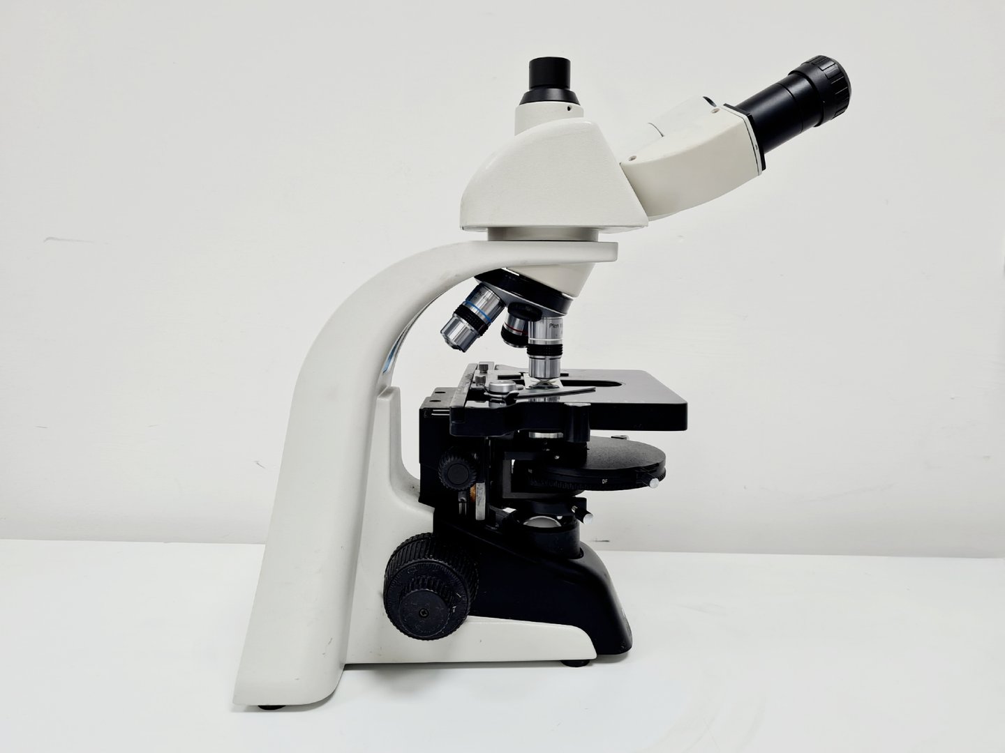 Image of Optika B-353PH Compound Microscope w/ 4 x Objectives Lab