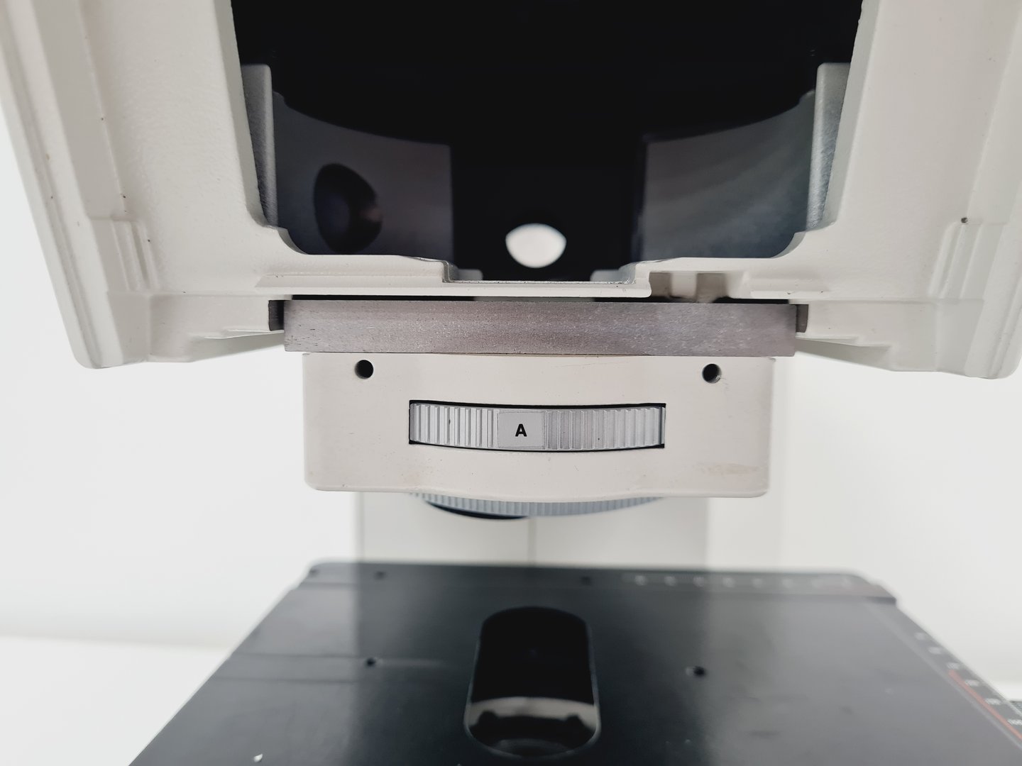 Image of Leica Leitz DMRBE Trinocular Research Microscope Spares/Repairs
