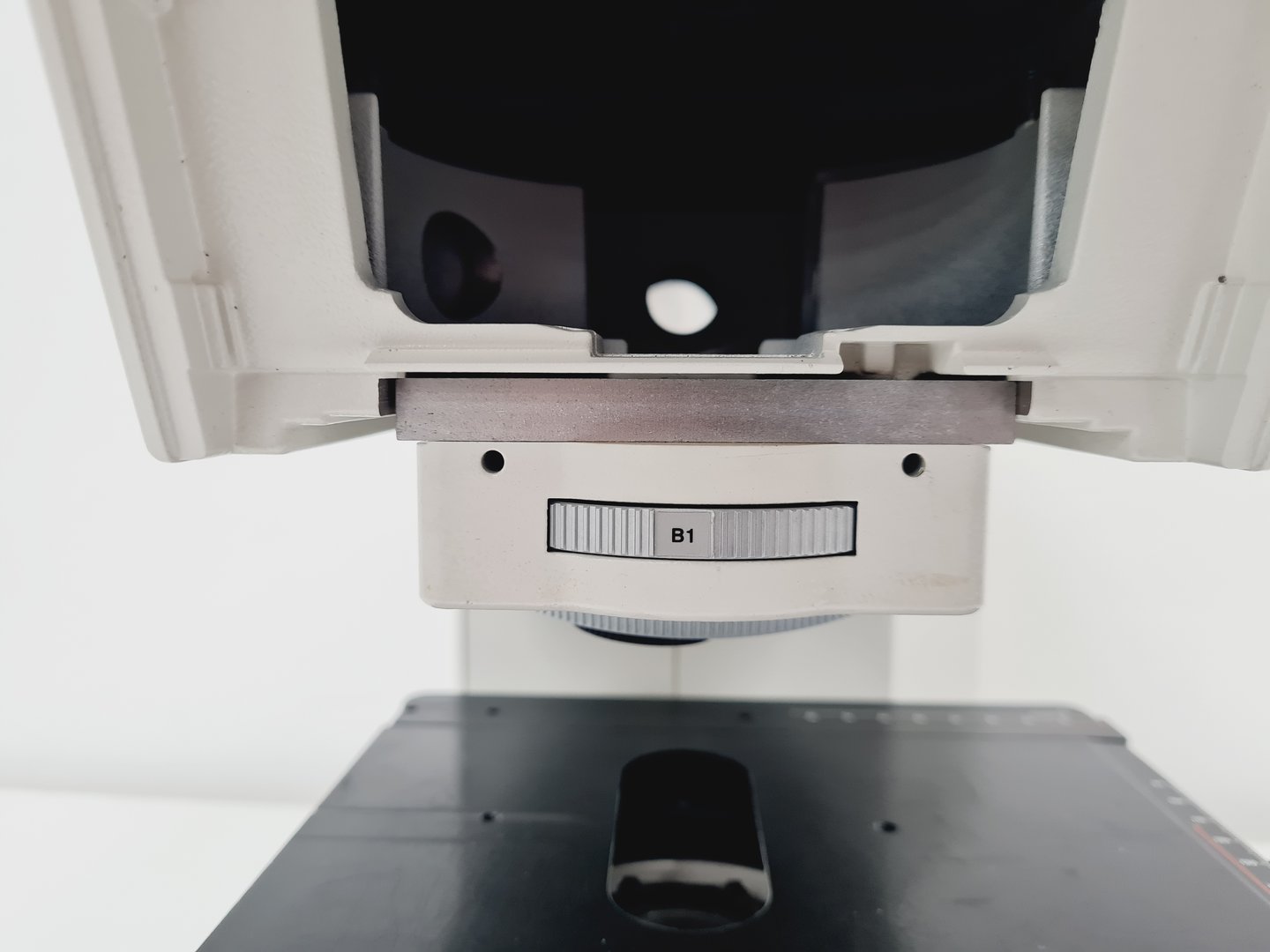 Image of Leica Leitz DMRBE Trinocular Research Microscope Spares/Repairs