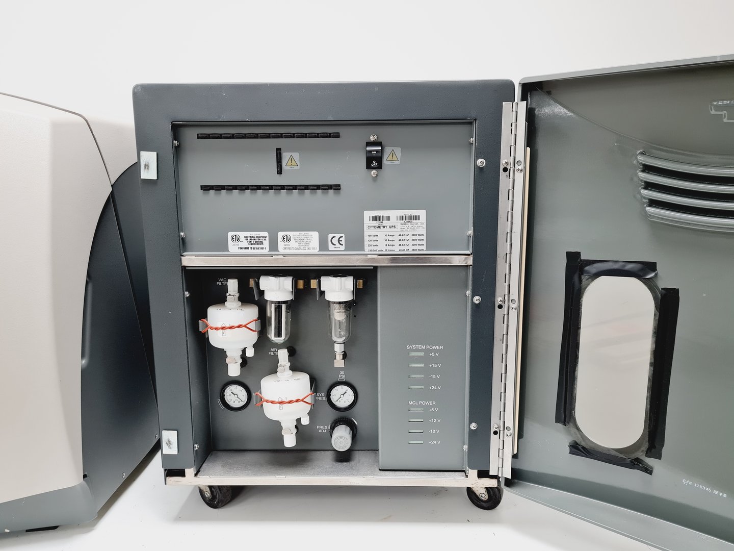 Image of Beckman Coulter Cytomics FC 500 MPL w/ Cytometry UPS Power Supply Faulty