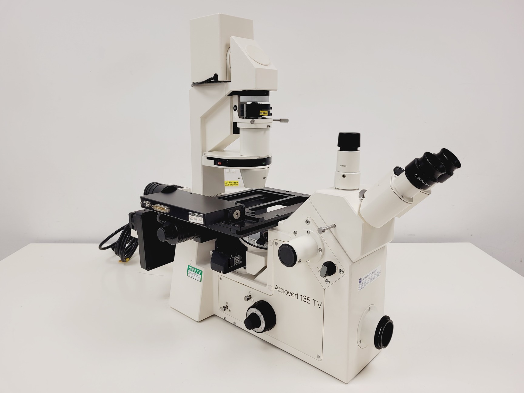 Image of Zeiss Axiovert 135 TV w/ XBO 75, Prior Motorised Stage & Control Lab