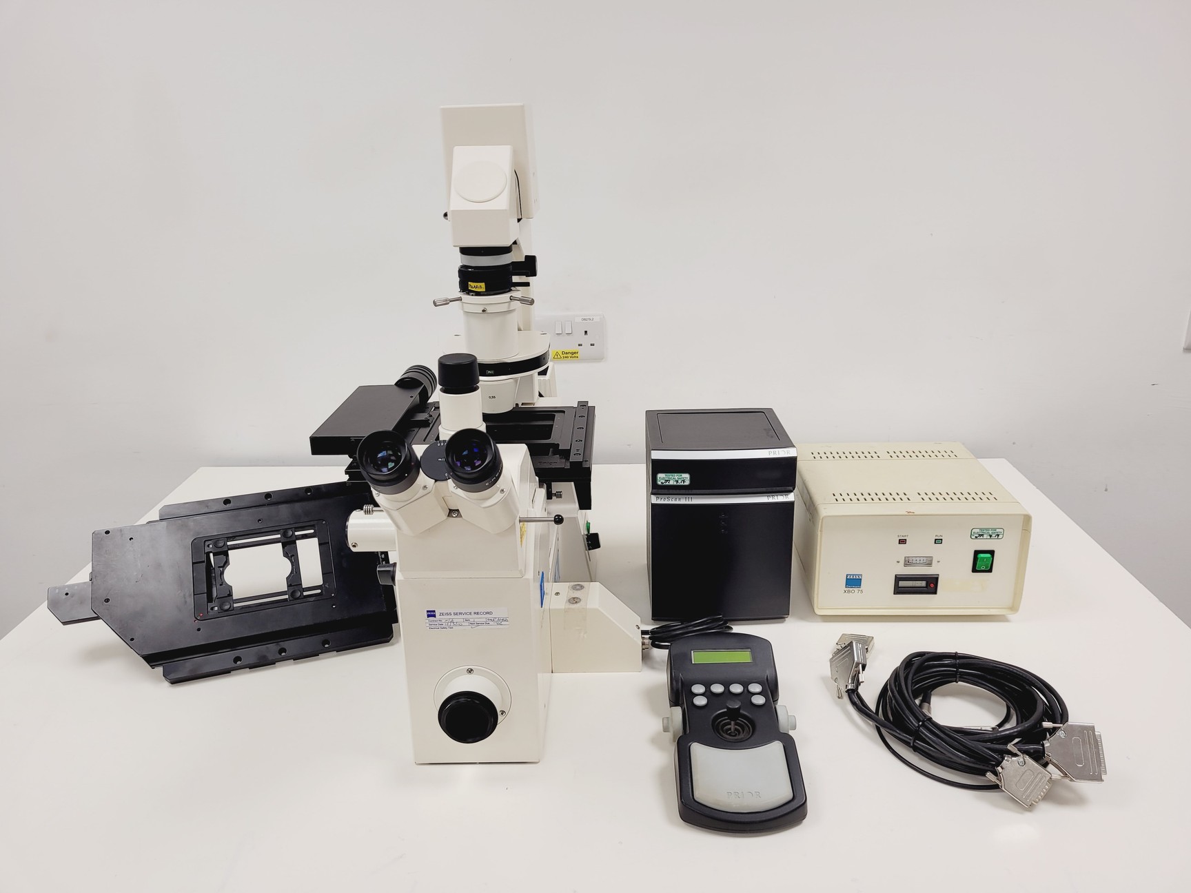 Image of Zeiss Axiovert 135 TV w/ XBO 75, Prior Motorised Stage & Control Lab