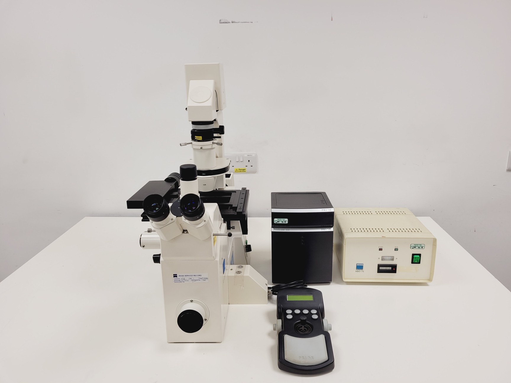 Image of Zeiss Axiovert 135 TV w/ XBO 75, Prior Motorised Stage & Control Lab