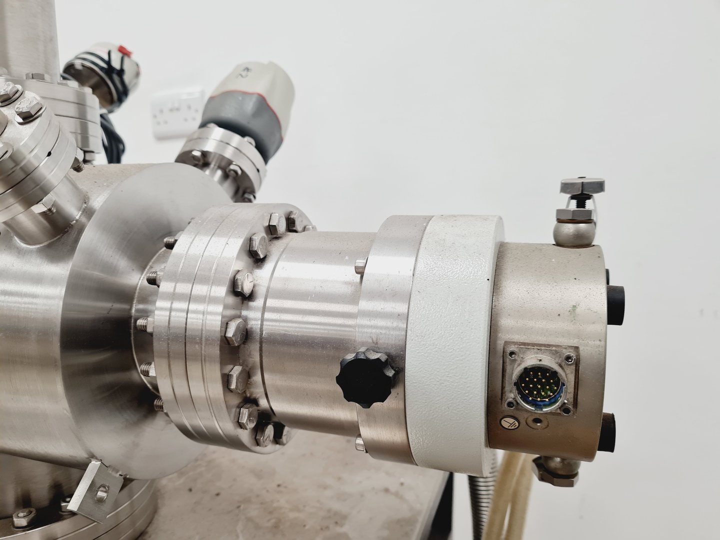 Image of ABB Extrel Mass Spectrometer Quadruple Mass w/ Pumps, Chiller & Various Parts