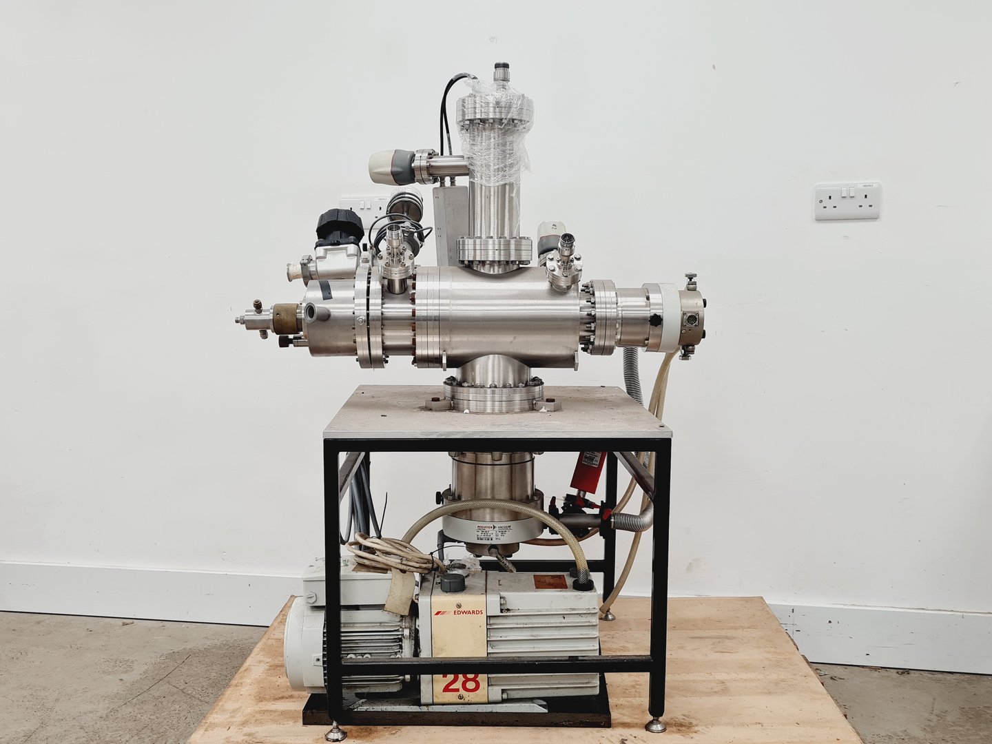 Image of ABB Extrel Mass Spectrometer Quadruple Mass w/ Pumps, Chiller & Various Parts