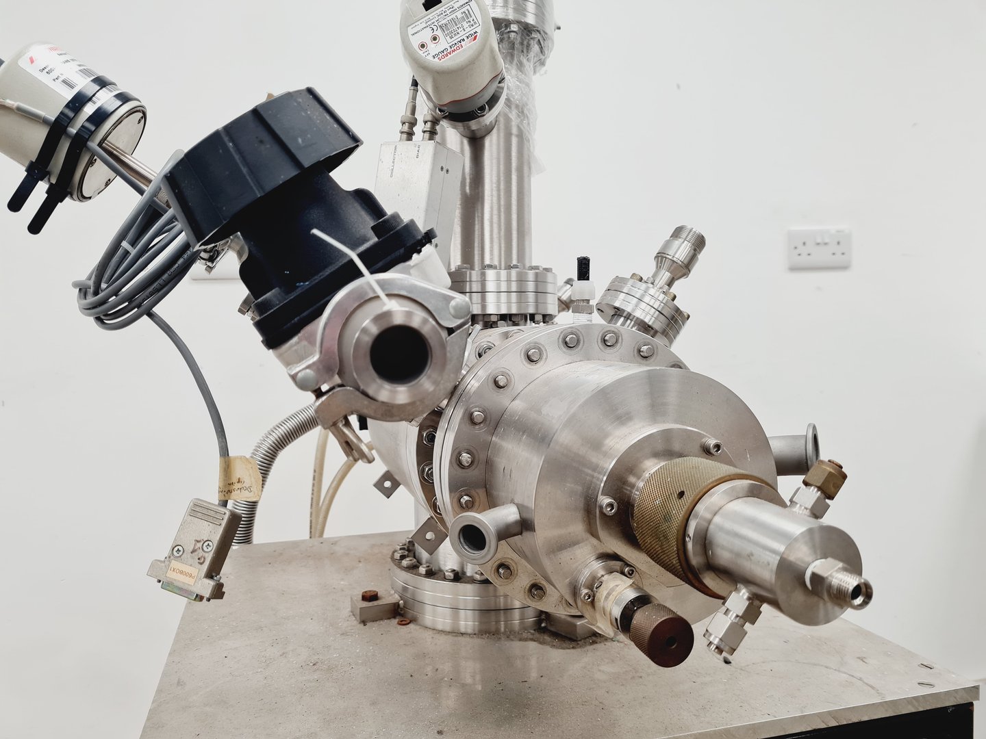 Image of ABB Extrel Mass Spectrometer Quadruple Mass w/ Pumps, Chiller & Various Parts