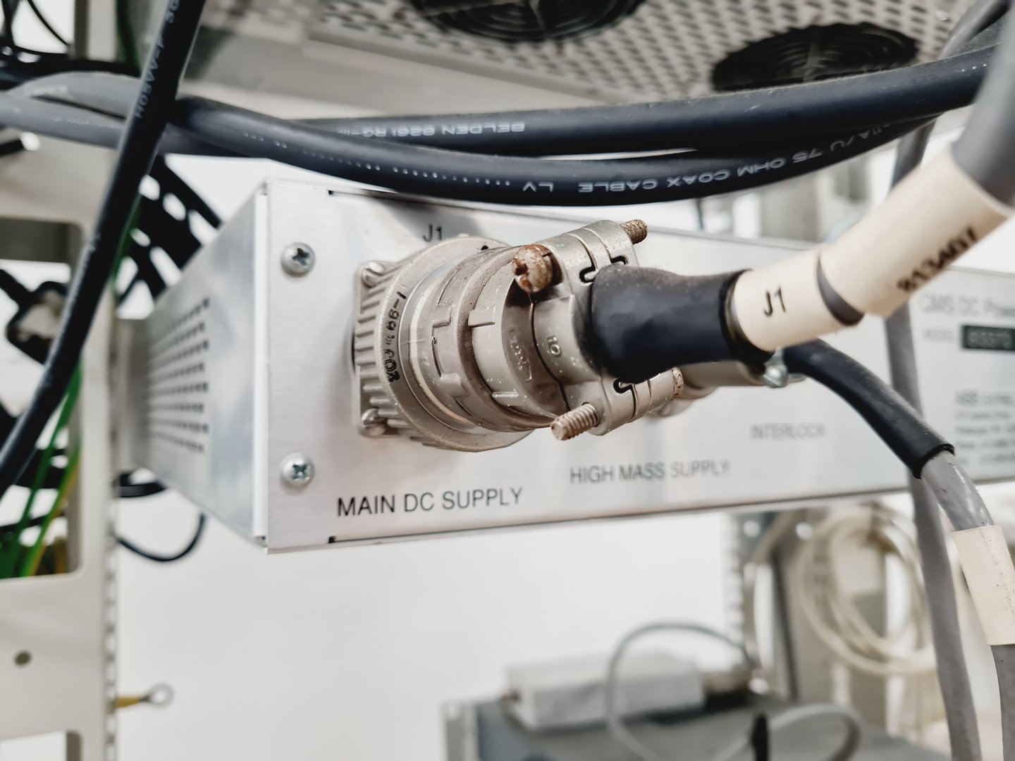 Image of ABB Extrel Mass Spectrometer Quadruple Mass w/ Pumps, Chiller & Various Parts