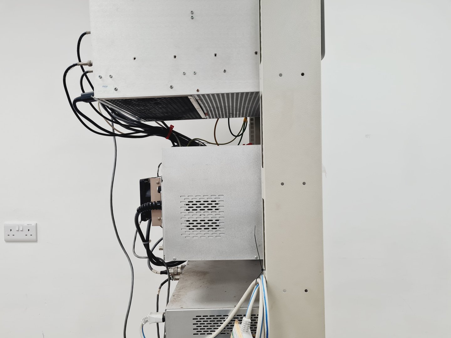 Image of ABB Extrel Mass Spectrometer Quadruple Mass w/ Pumps, Chiller & Various Parts