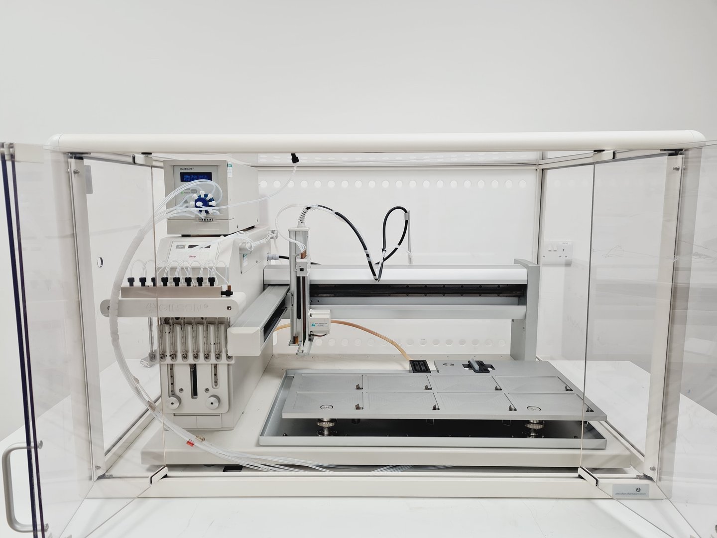 Image of Amersham Biosciences Ettan Digestor System, 215 Liquid Handler, VALVEMATE