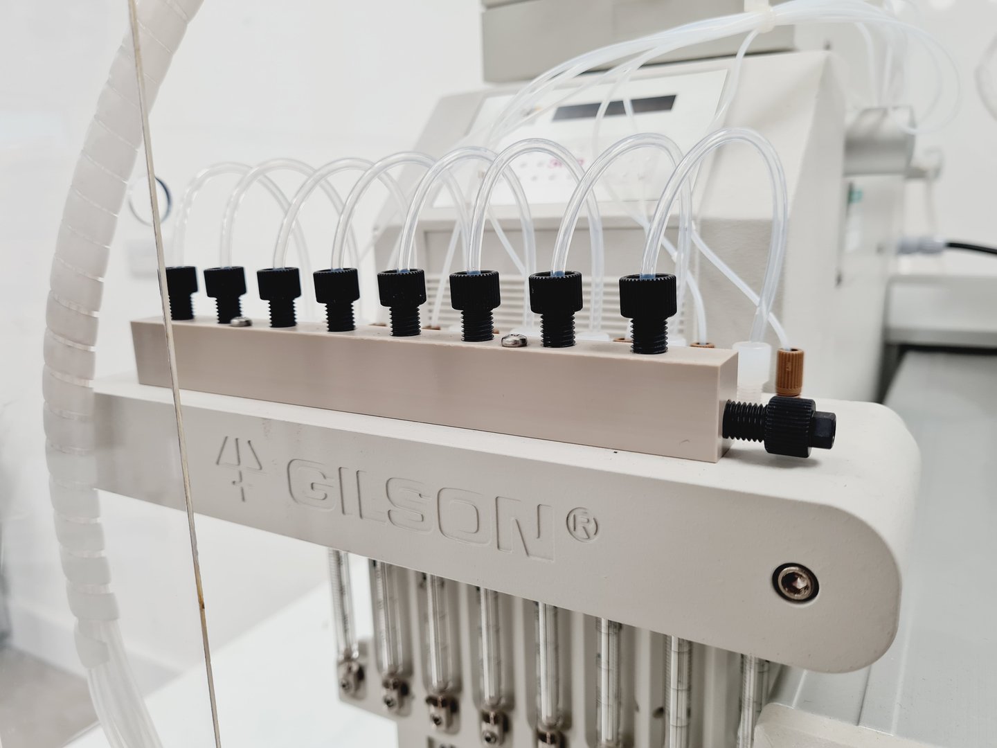 Image of Amersham Biosciences Ettan Digestor System, 215 Liquid Handler, VALVEMATE