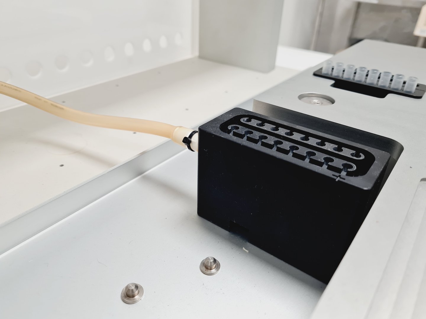 Image of Amersham Biosciences Ettan Digestor System, 215 Liquid Handler, VALVEMATE