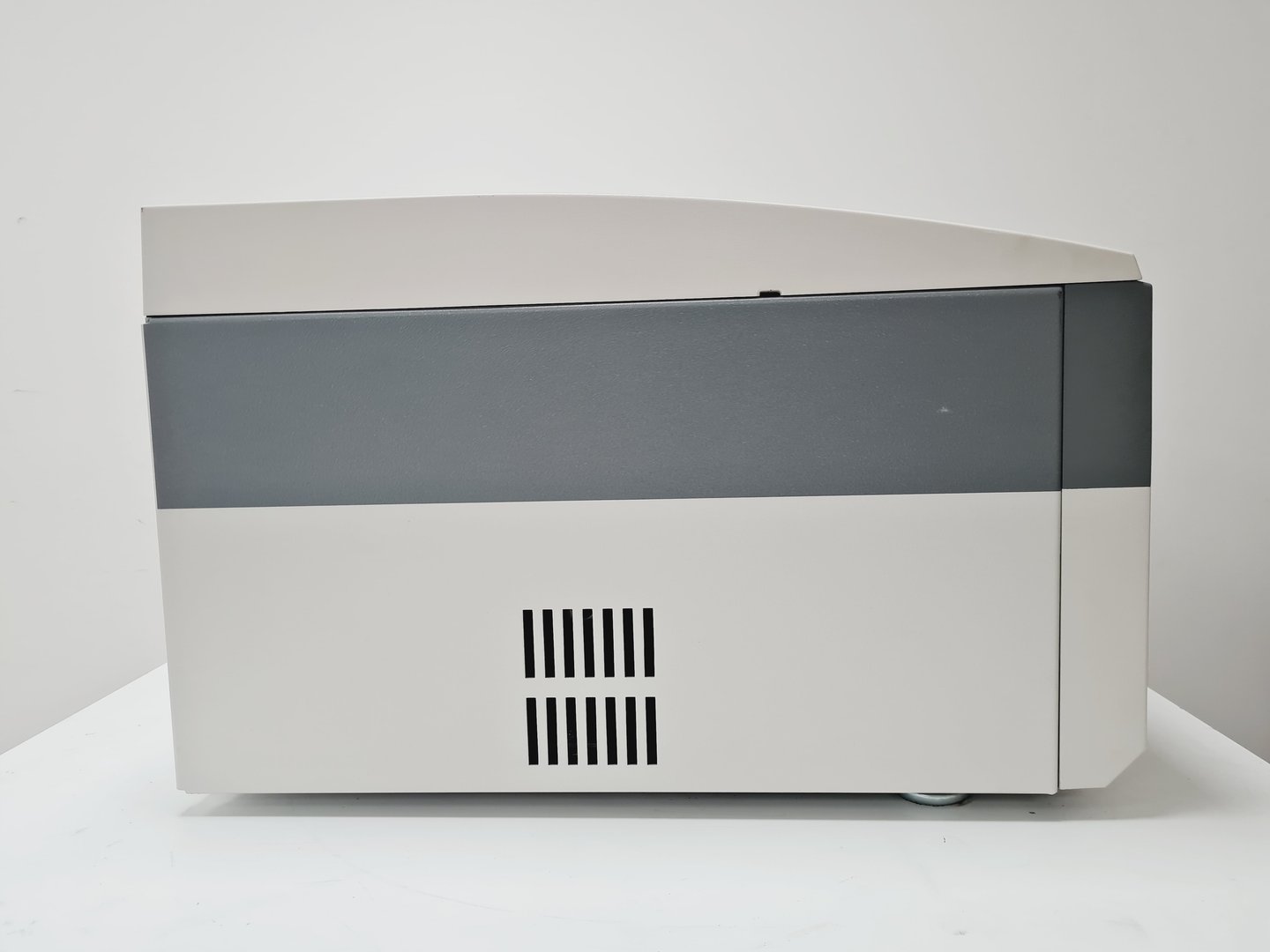 Image of Beckman Coulter Optima MAX-XP Ultracentrifuge Lab