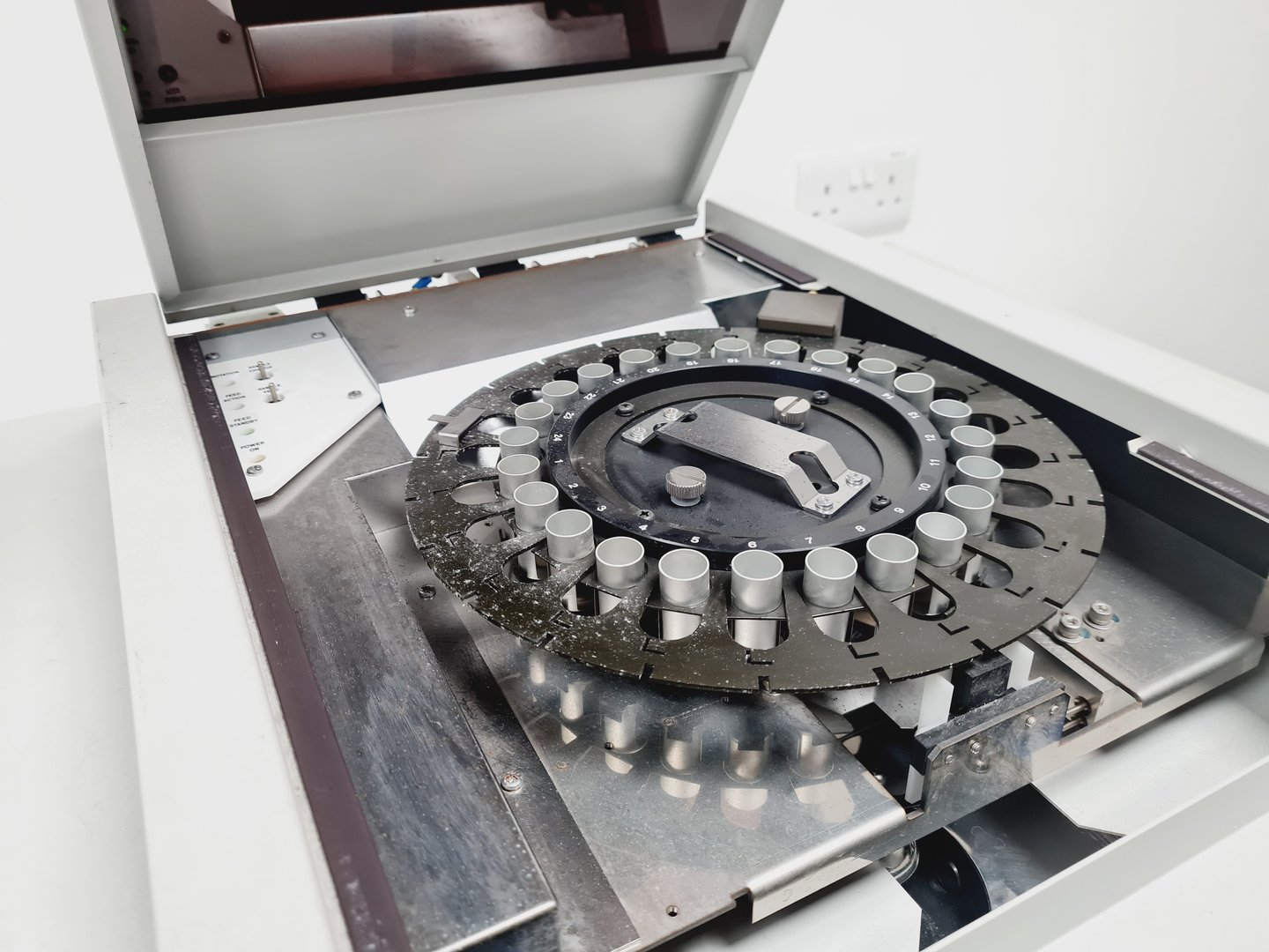 Image of Horiba LA-920 Laser Scattering Particle Size Distribution Analyzer Spares/Repair