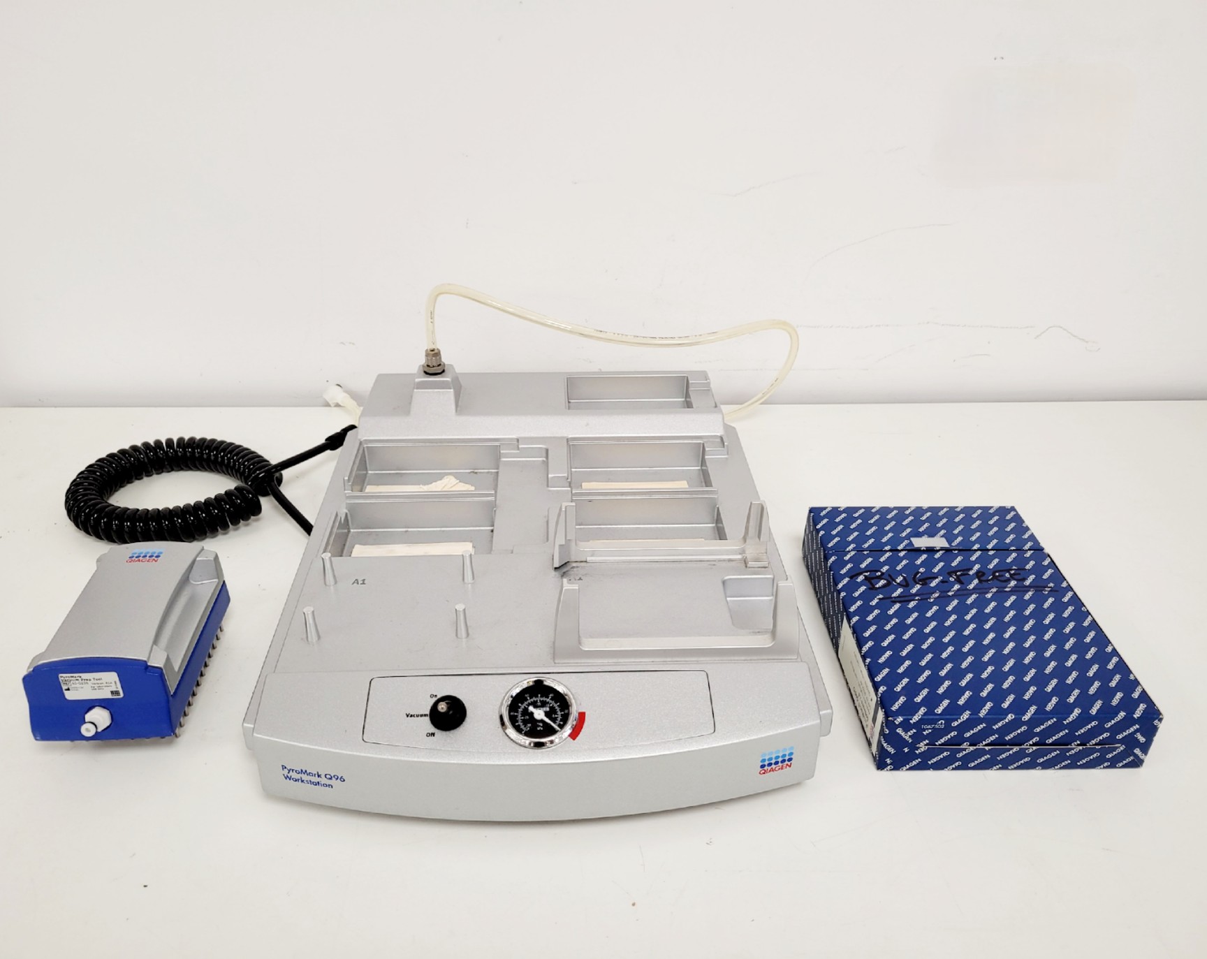 Image of Qiagen Pyromark Q96 ID + Vacuum Prep Worktable System Lab