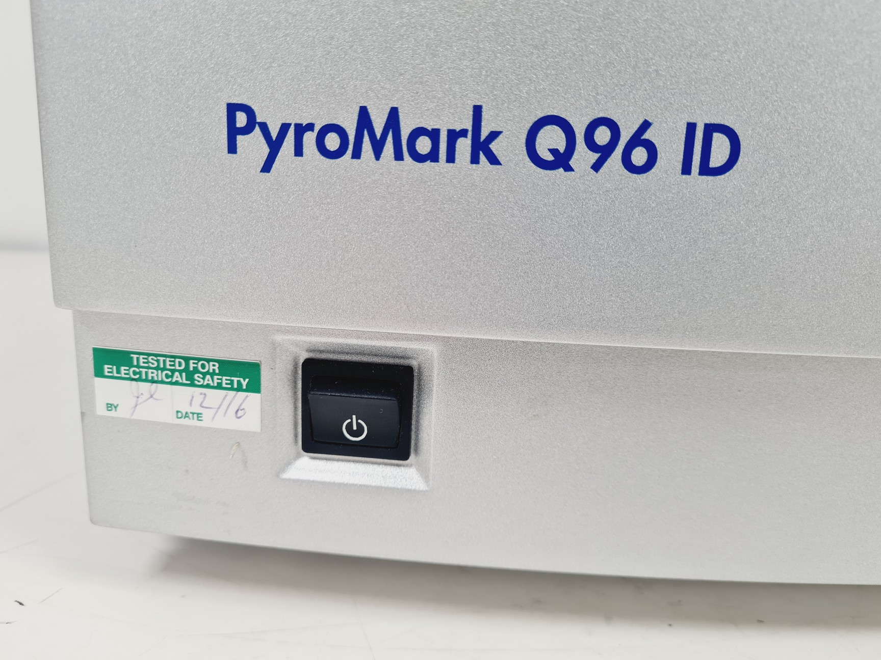 Image of Qiagen Pyromark Q96 ID + Vacuum Prep Worktable System Lab