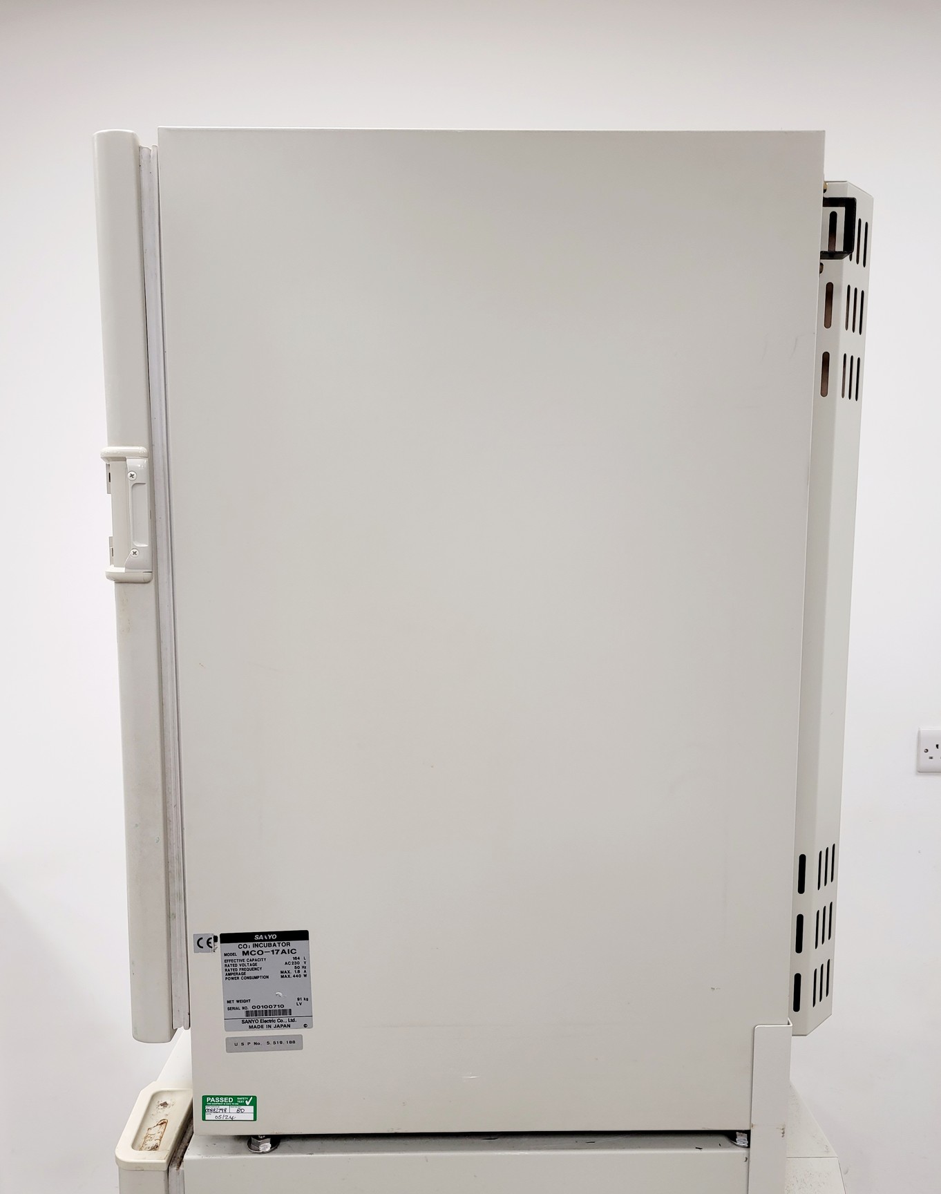 Image of Sanyo CO2 Incubator Double Stack MCO17-AIC/MCO-18AIC Lab