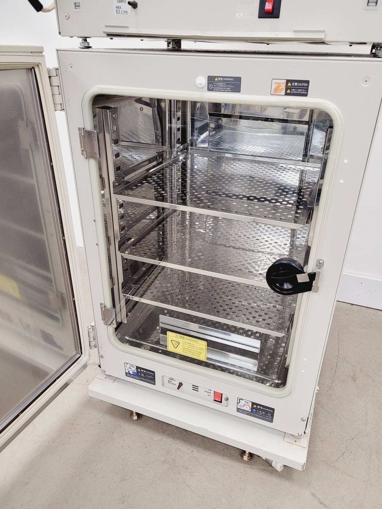 Image of Sanyo CO2 Incubator Double Stack MCO17-AIC/MCO-18AIC Lab