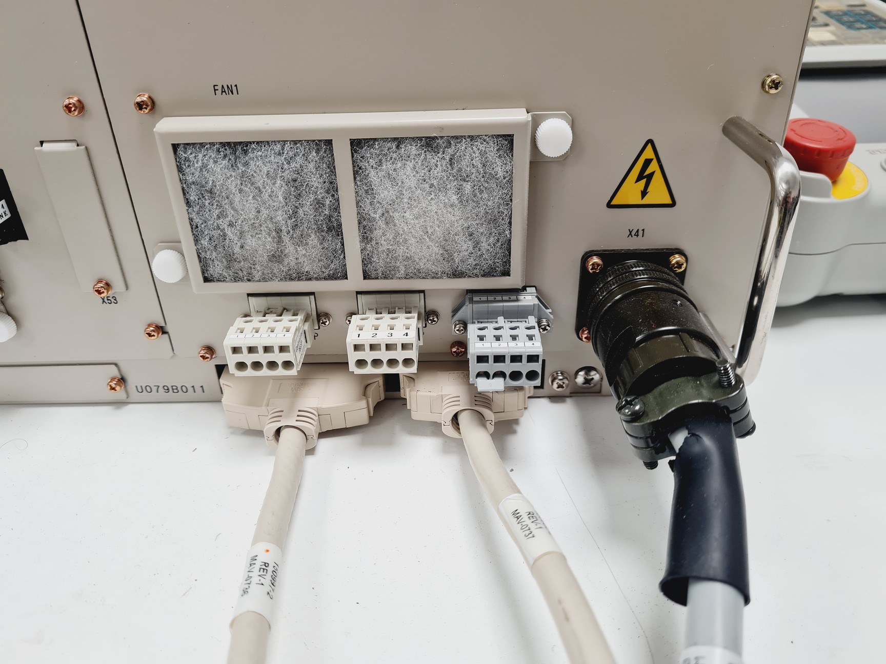 Image of Yaskawa Electrics Motoman YR HP3J-J01 w/ Power Supply & Controller Lab Faulty