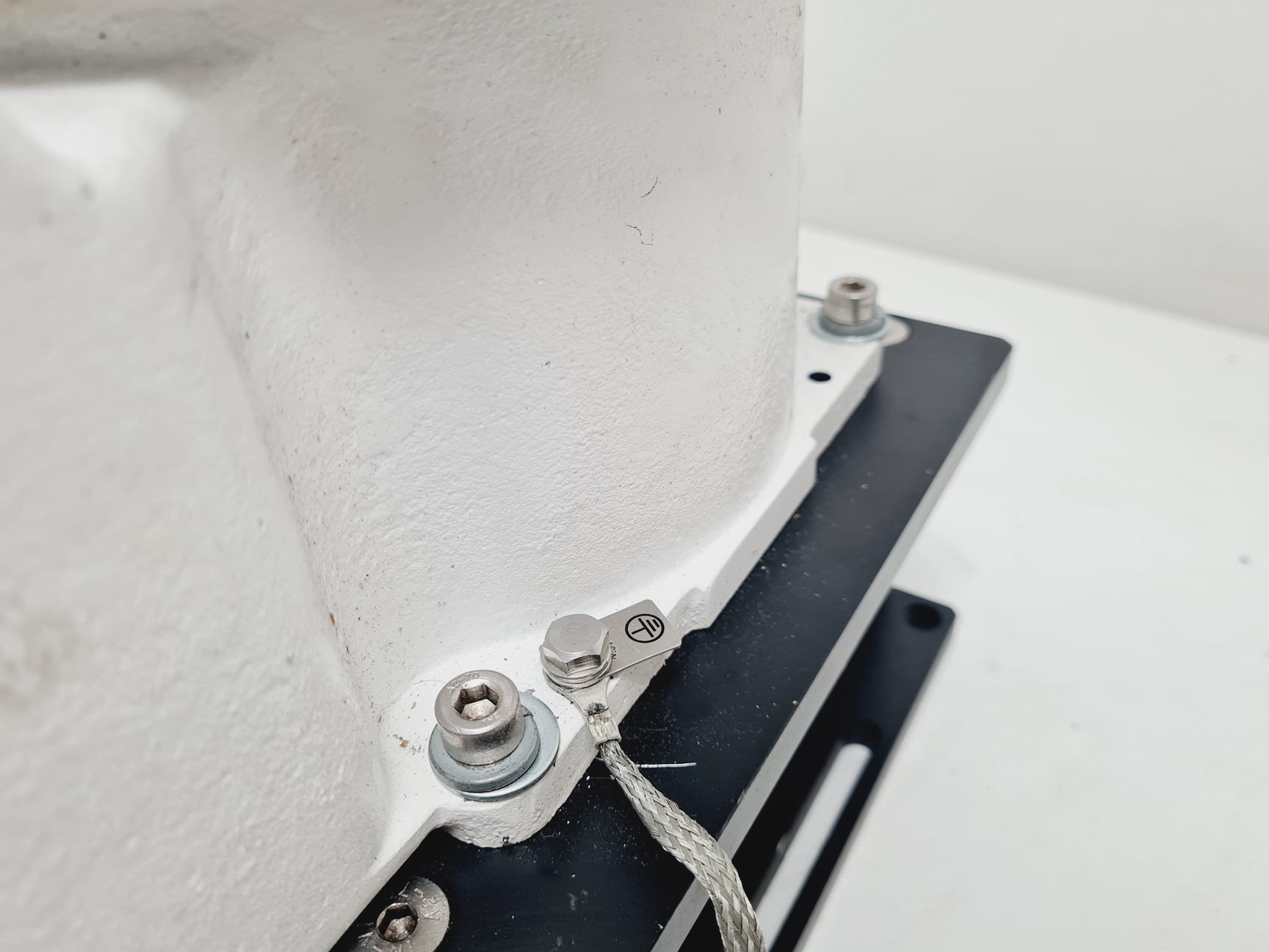 Image of Yaskawa Electrics Motoman YR HP3J-J01 w/ Power Supply & Controller Lab Faulty