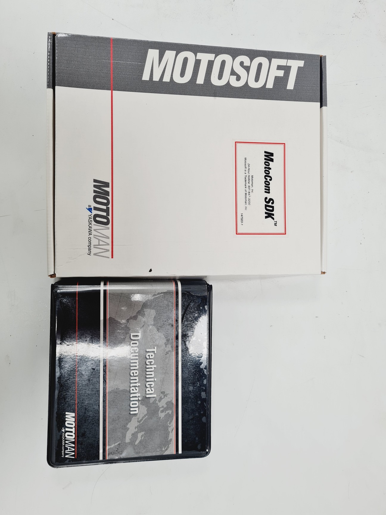 Image of Yaskawa Electrics Motoman YR HP3J-J01 w/ Power Supply & Controller Lab Faulty