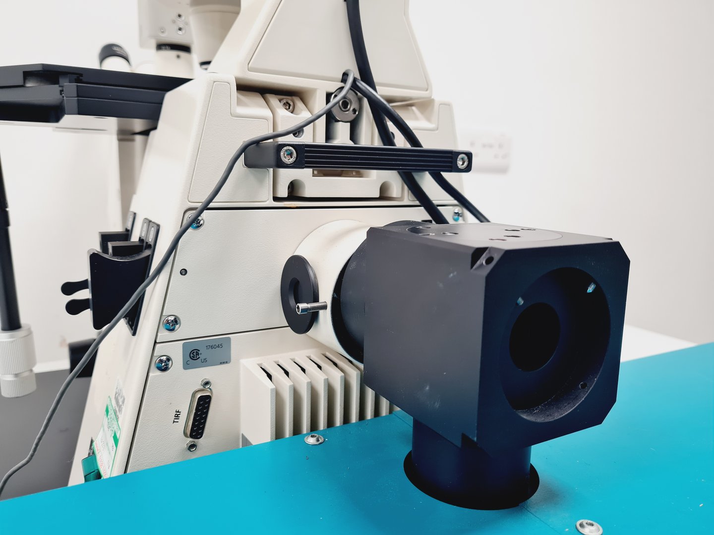 Laser Microscope Names PALM Laser Microscope Microlaser MicroBeam Zeiss Axiovert 200M P.A.L.M Lab