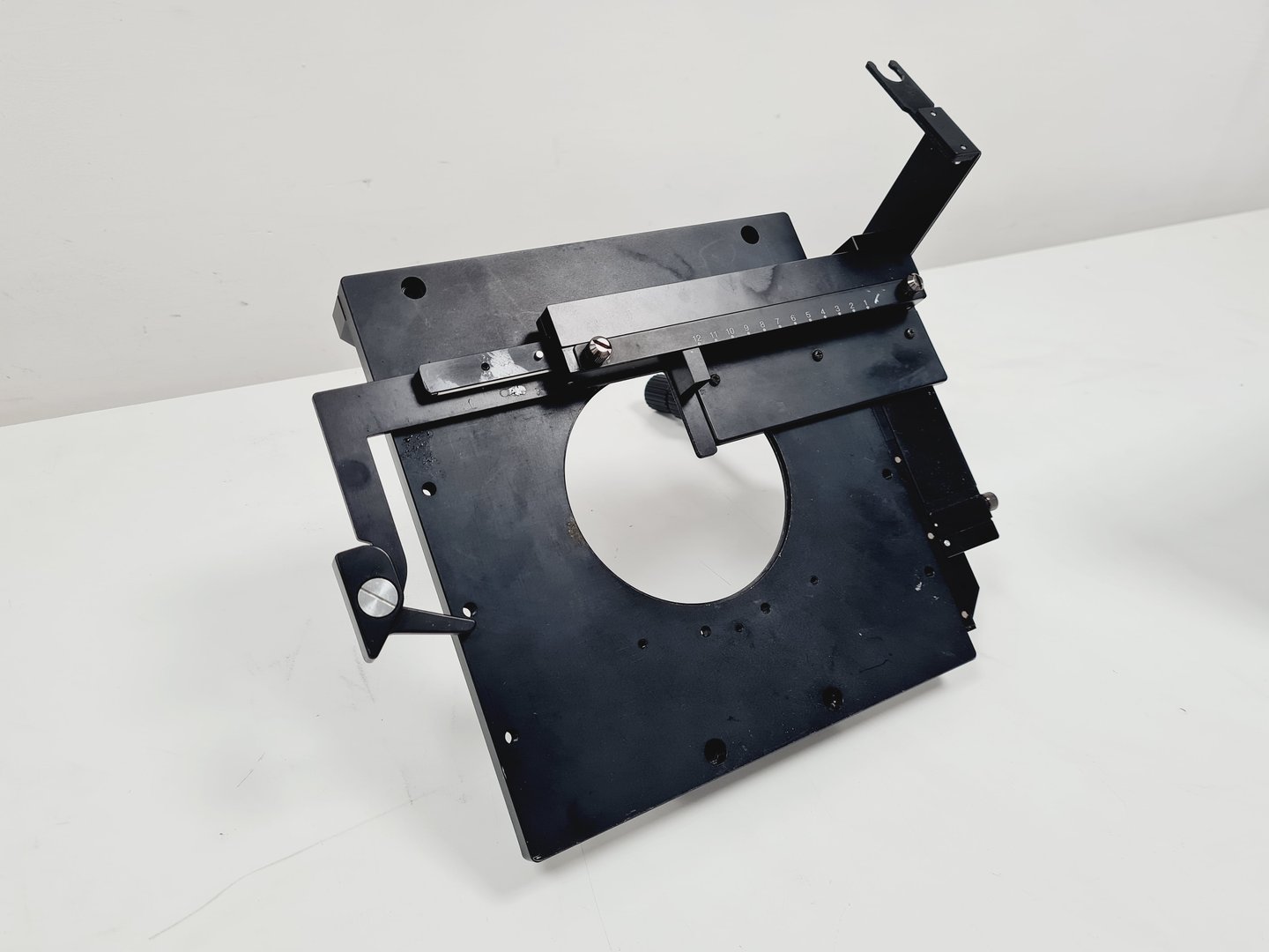 Image of Olympus Plain stage (IX2-SP) w/ Mechanical stage (IX-MVR) Lab