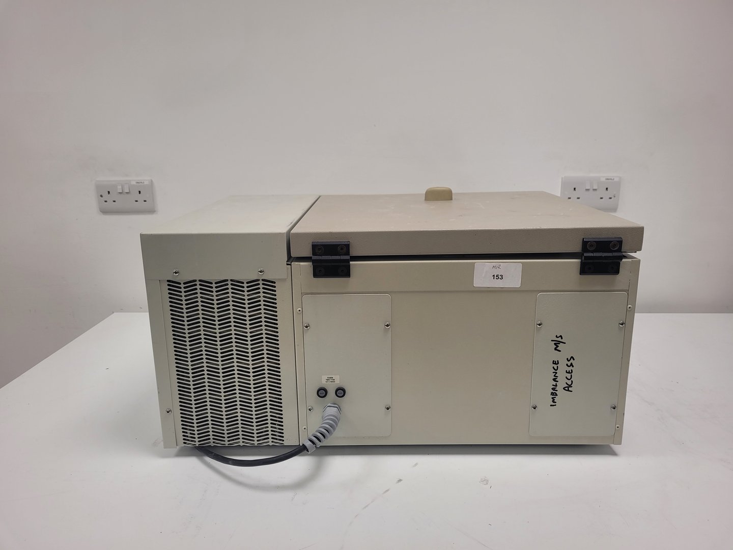 Image of Sanyo MSE Harrier 18/80 Refrigerated Centrifuge with 6000rpm Rotor Lab