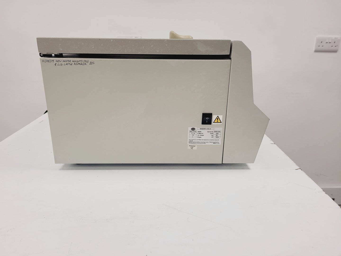 Image of Sanyo MSE Harrier 18/80 Refrigerated Centrifuge with 6000rpm Rotor Lab