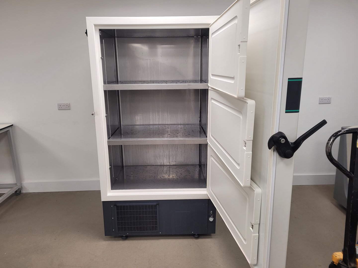 Image of New Brunswick Scientific Innova U725 -86 G Ultra Low Temperature Freezer Lab