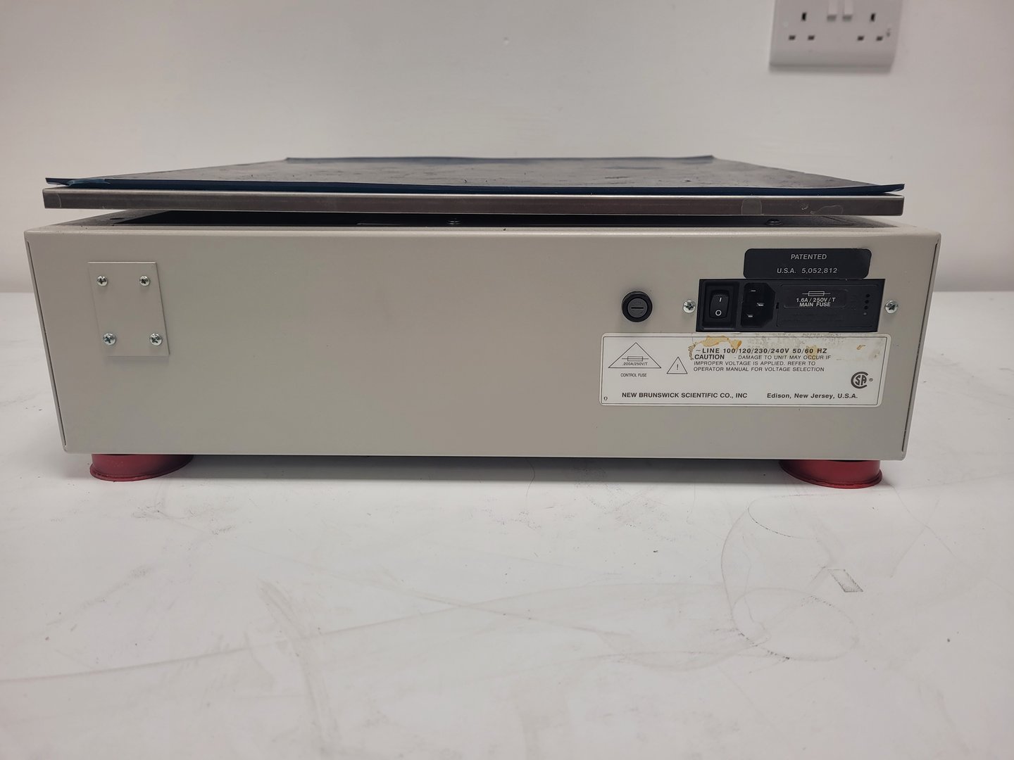 Image of New Brunswick ScientificLaboratory Platform Shaker  Innova 2100  Lab