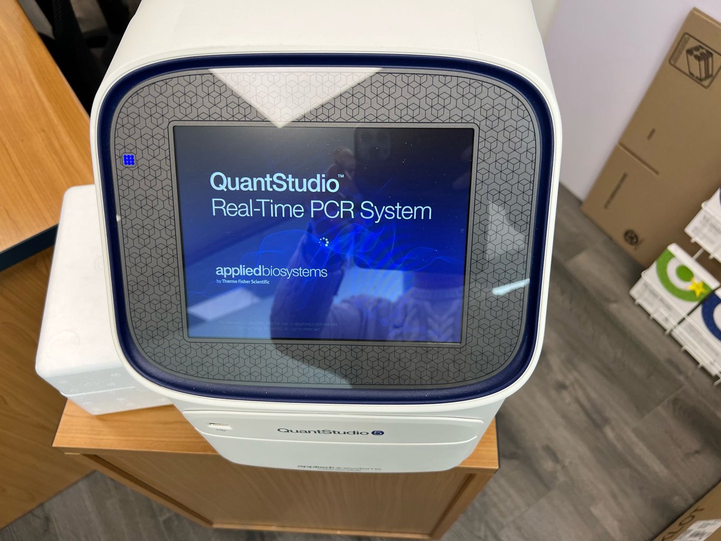 Image of Applied Biosystem QuantStudio 5 PCR Instrument 384 Well